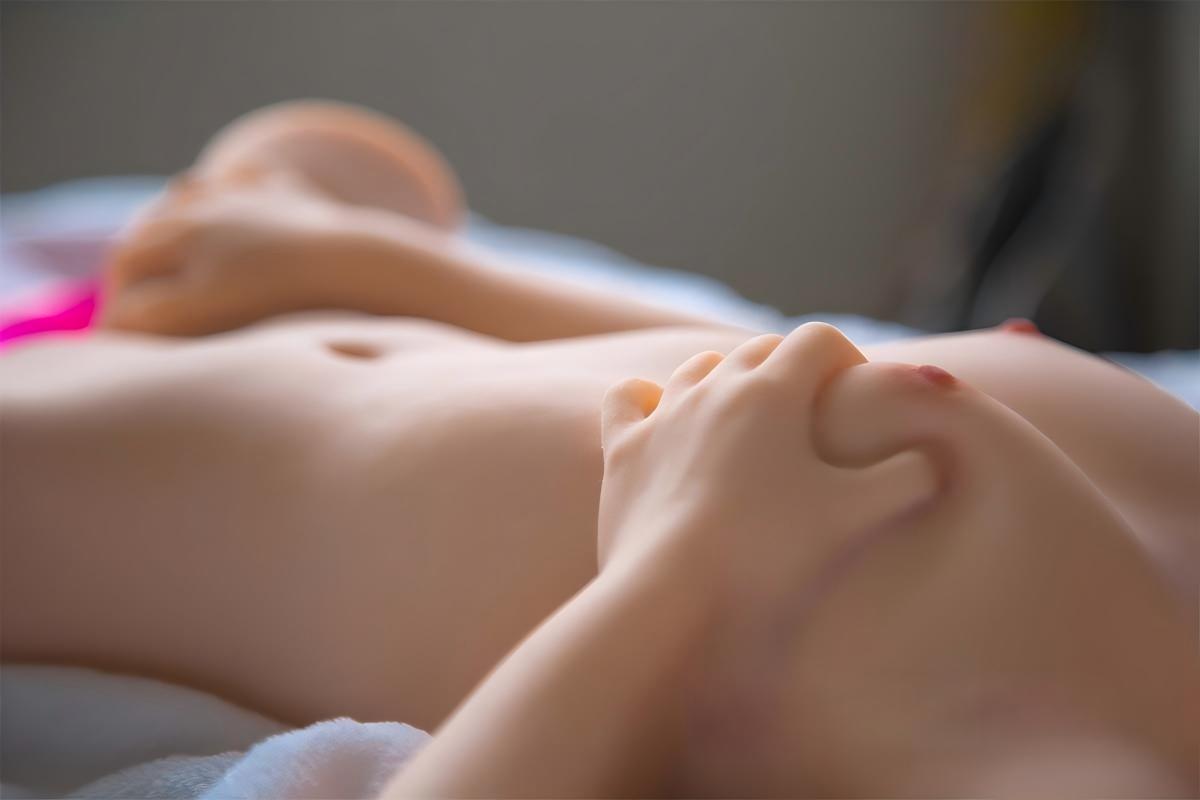 Emerald-Small-Flat-Chest-Sex-Torso-Doll-with-Head-60cm-2ft-5